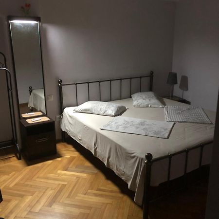 Cozy Guest House In Old Batumi Luaran gambar
