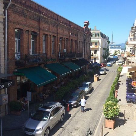 Cozy Guest House In Old Batumi Luaran gambar