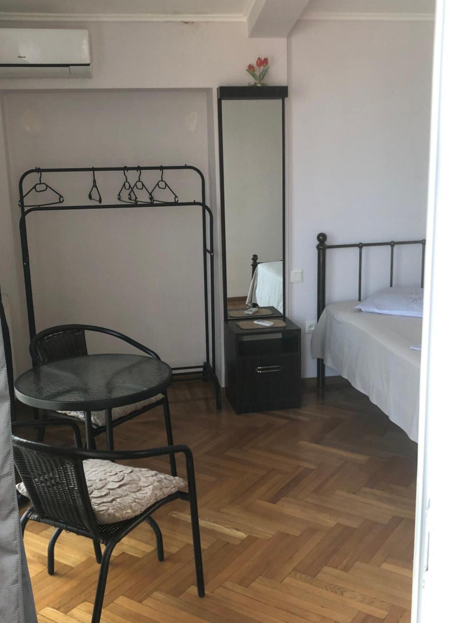 Cozy Guest House In Old Batumi Luaran gambar