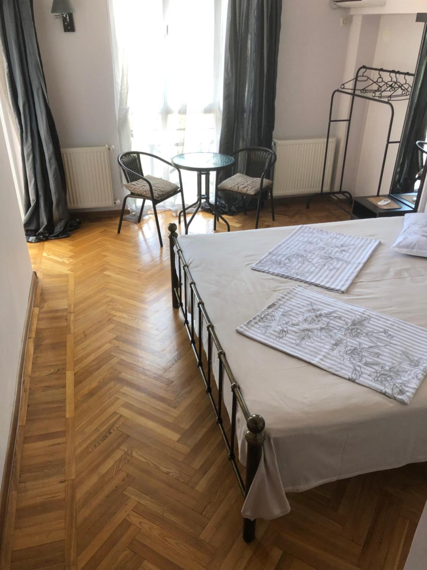 Cozy Guest House In Old Batumi Luaran gambar