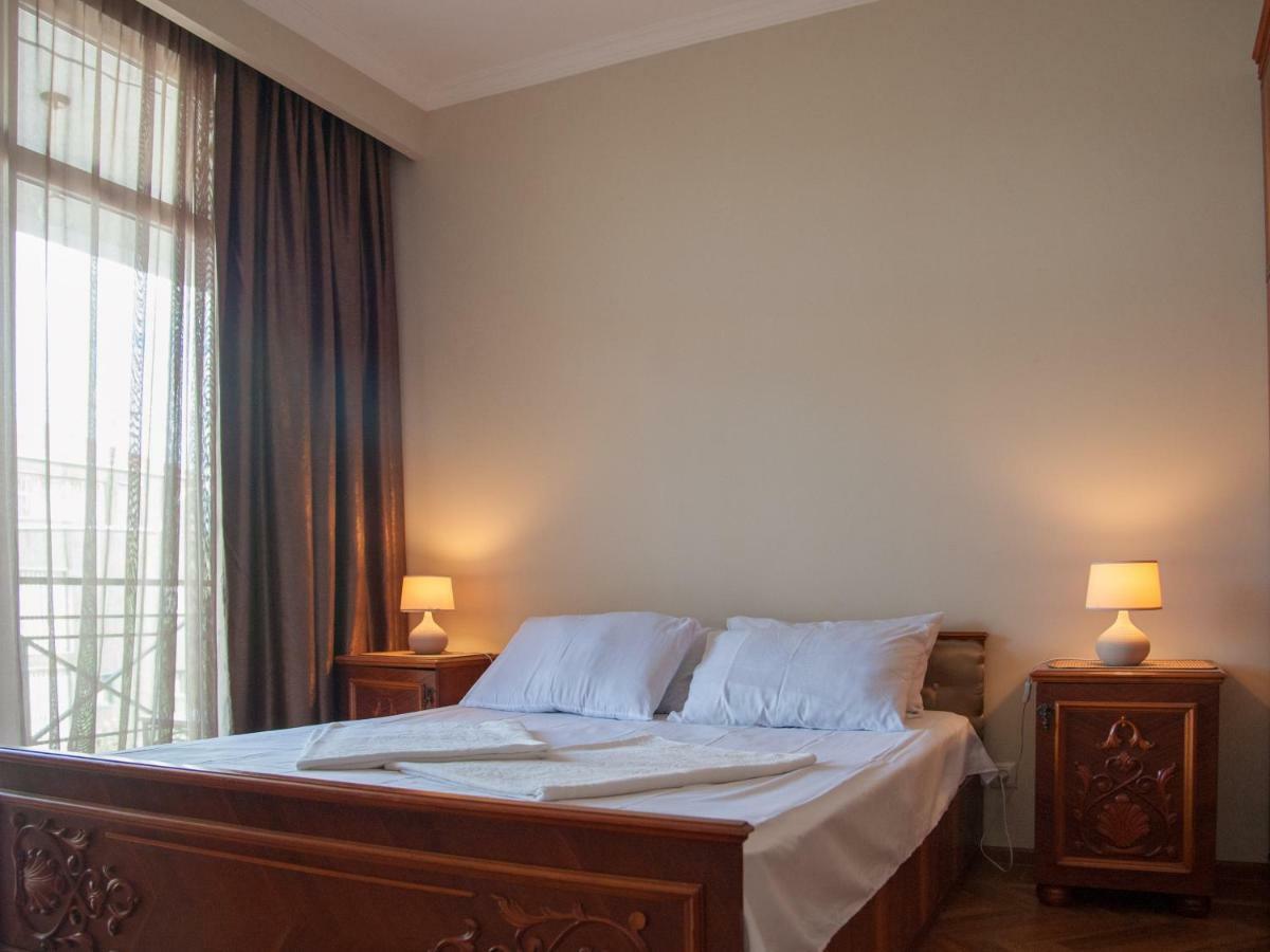 Cozy Guest House In Old Batumi Luaran gambar