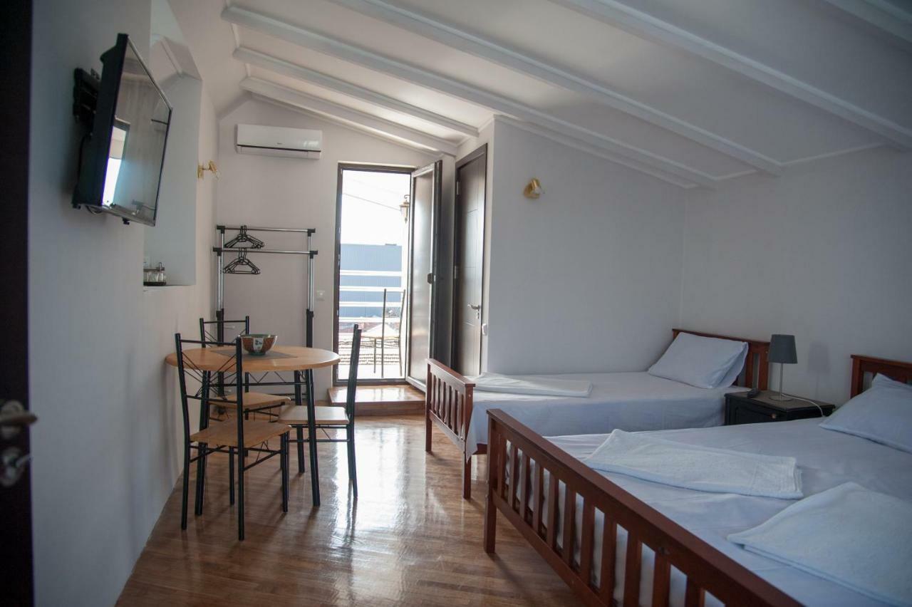 Cozy Guest House In Old Batumi Luaran gambar