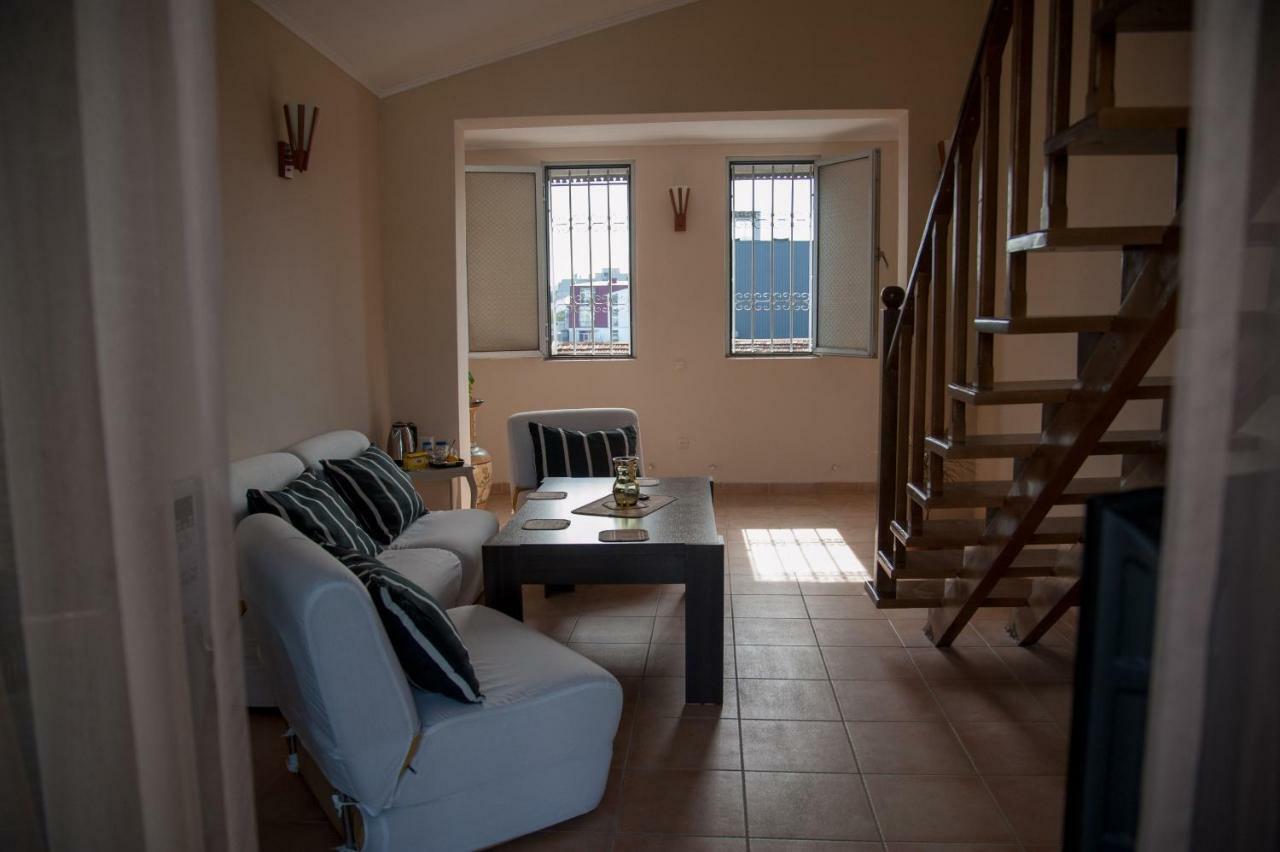 Cozy Guest House In Old Batumi Luaran gambar