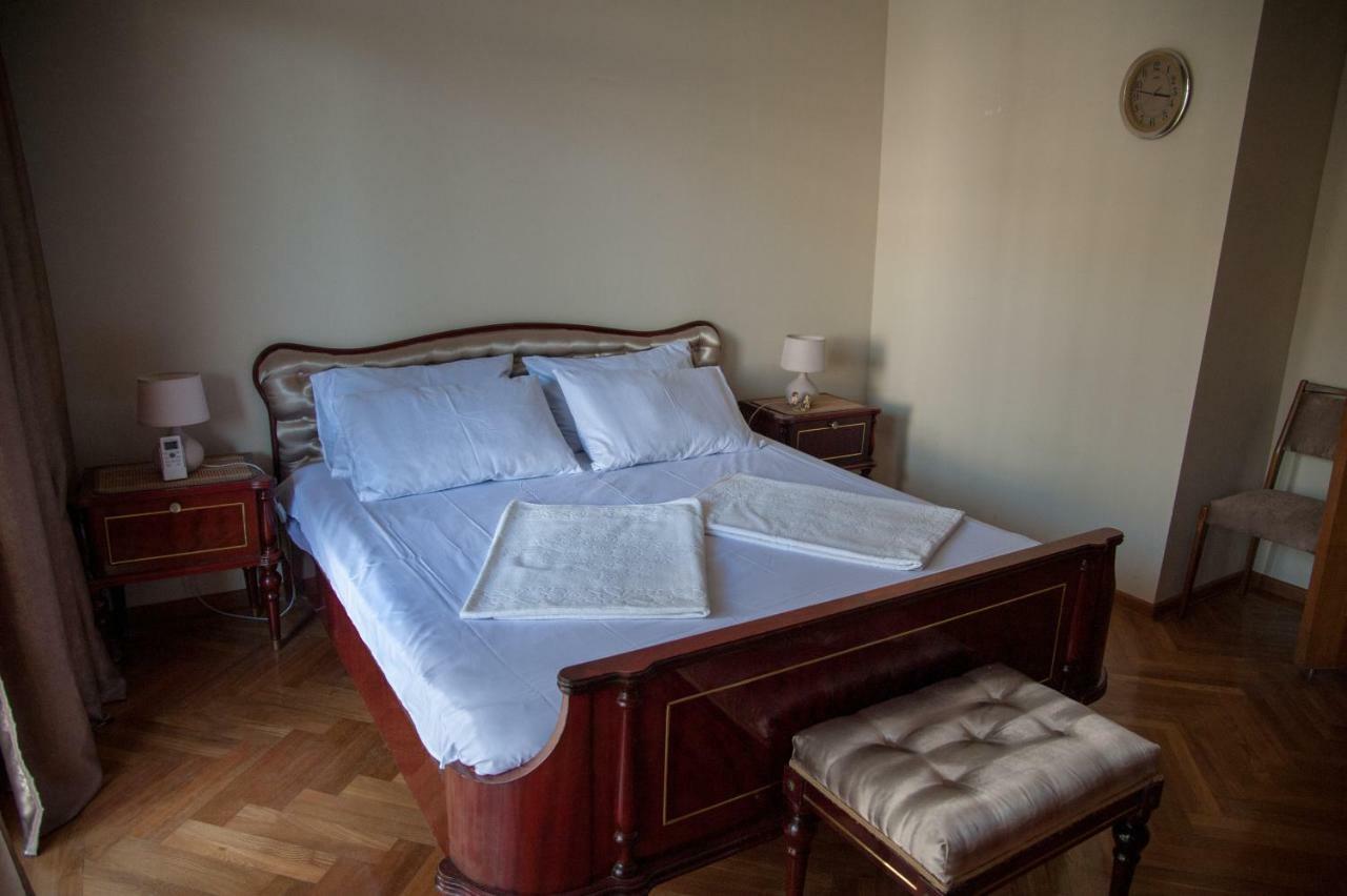 Cozy Guest House In Old Batumi Luaran gambar