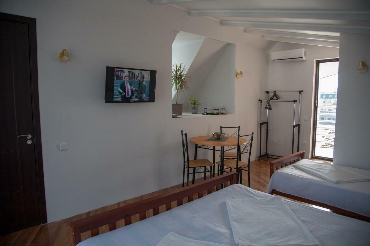 Cozy Guest House In Old Batumi Luaran gambar