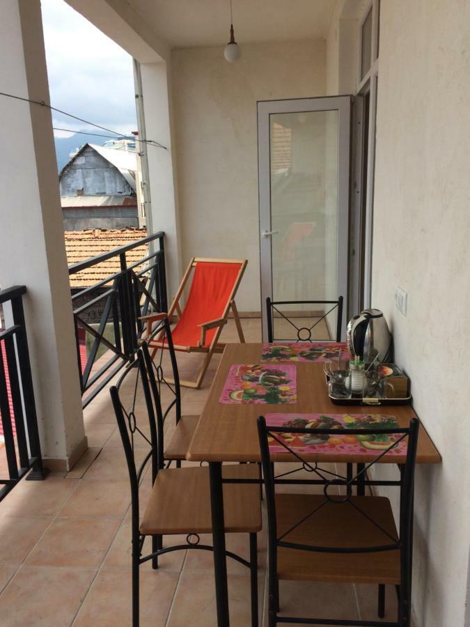Cozy Guest House In Old Batumi Luaran gambar