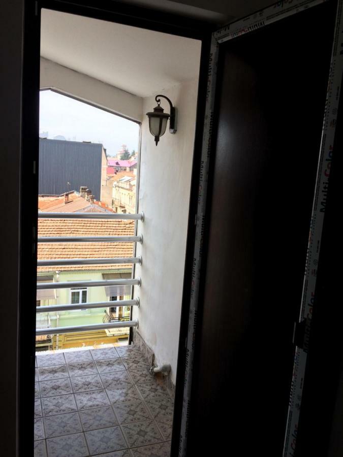 Cozy Guest House In Old Batumi Luaran gambar