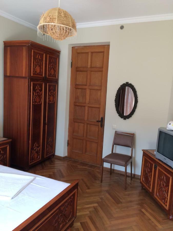 Cozy Guest House In Old Batumi Luaran gambar