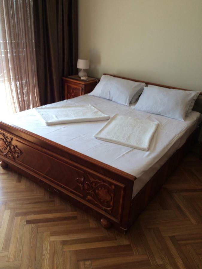 Cozy Guest House In Old Batumi Luaran gambar